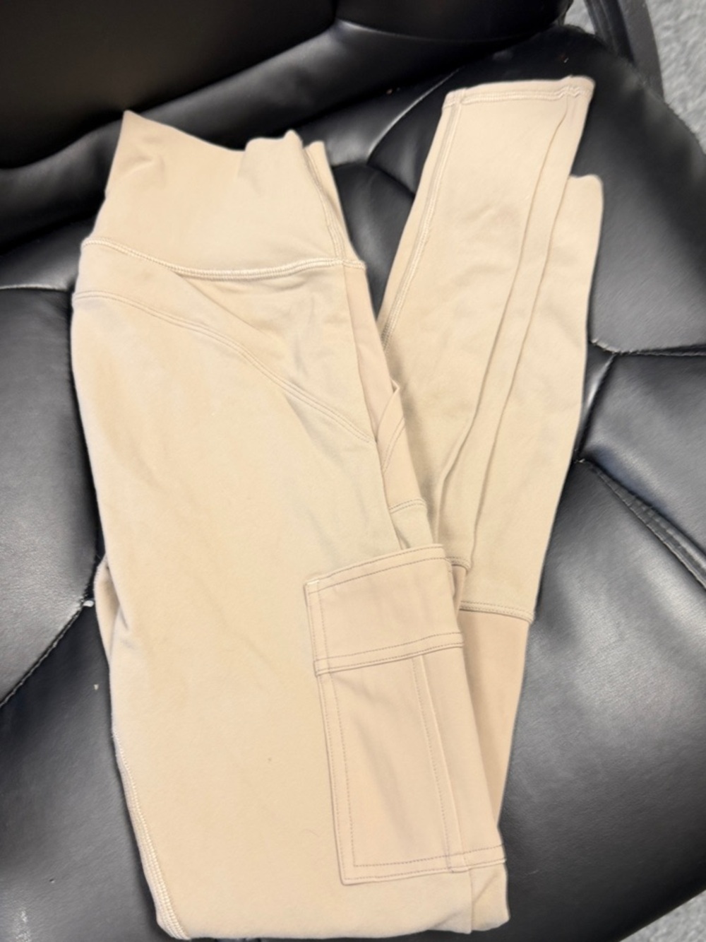 ALO Yoga Beige High-Rise Cargo Leggings